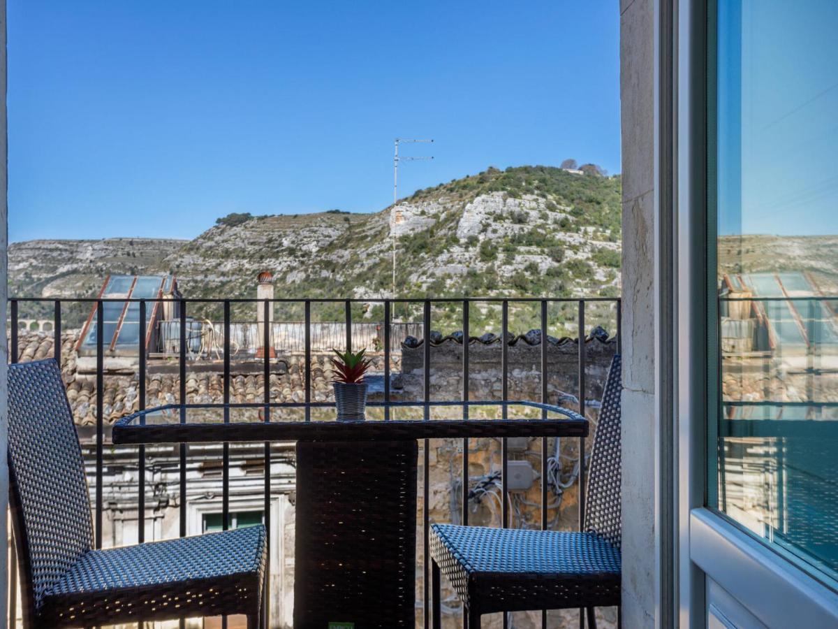 Vintage Holiday Home In Ragusa Ibla With Balcony Exterior foto
