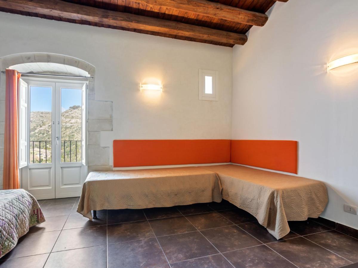 Vintage Holiday Home In Ragusa Ibla With Balcony Exterior foto