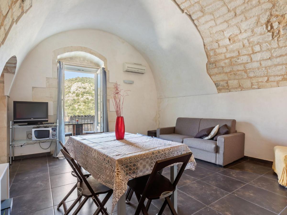 Vintage Holiday Home In Ragusa Ibla With Balcony Exterior foto